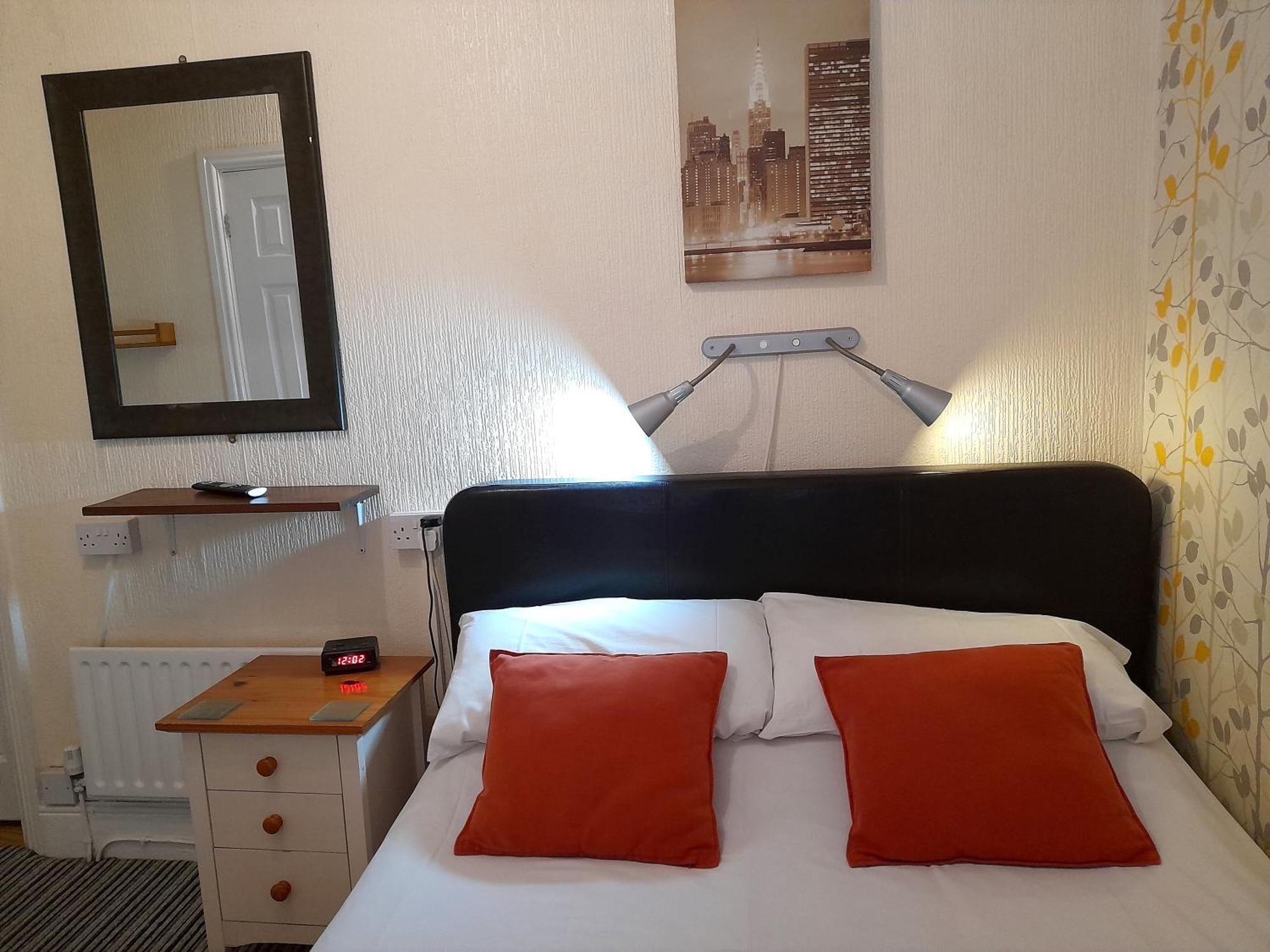 Phoenix Guest House Blackpool Room photo