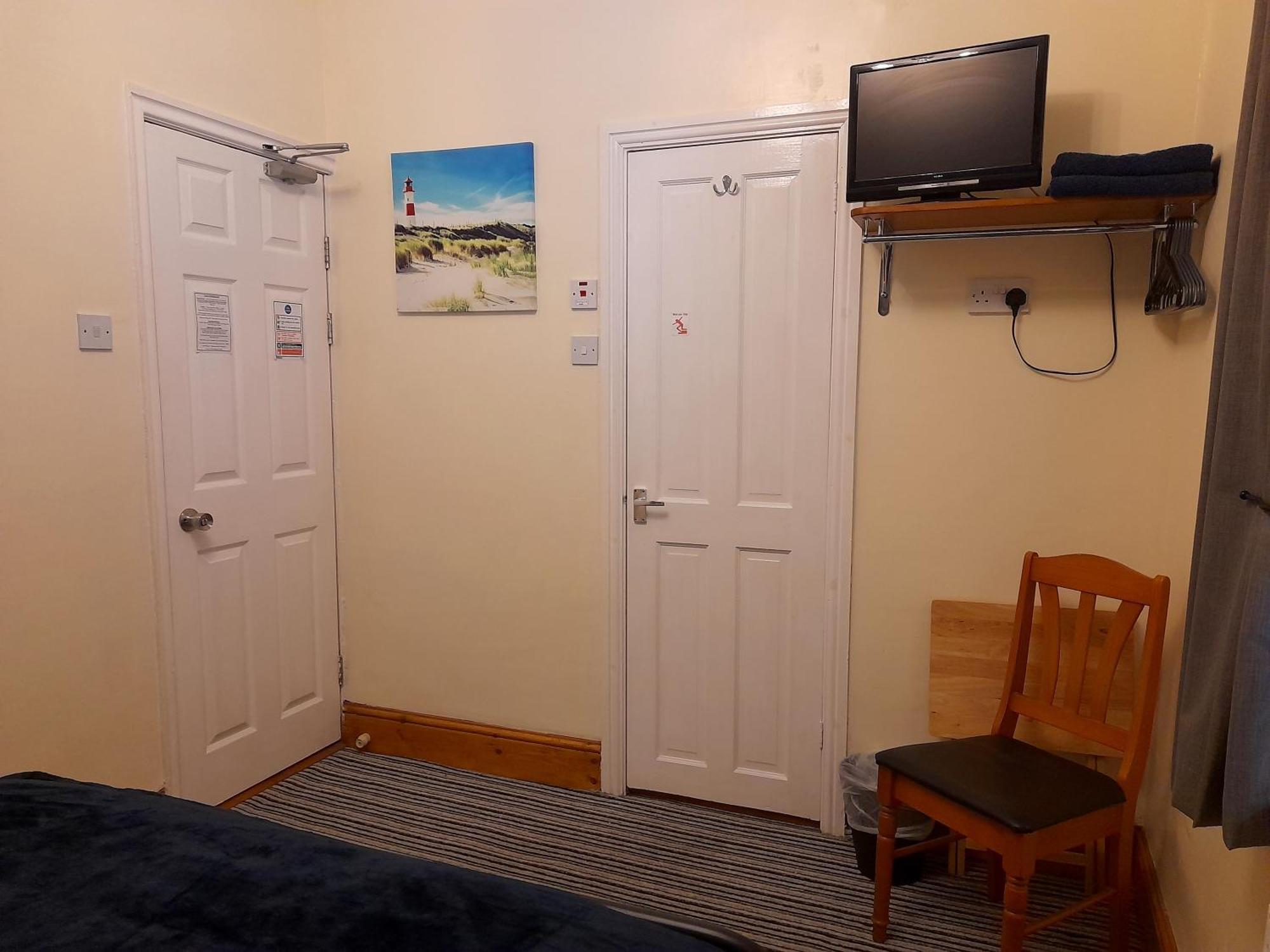 Phoenix Guest House Blackpool Room photo