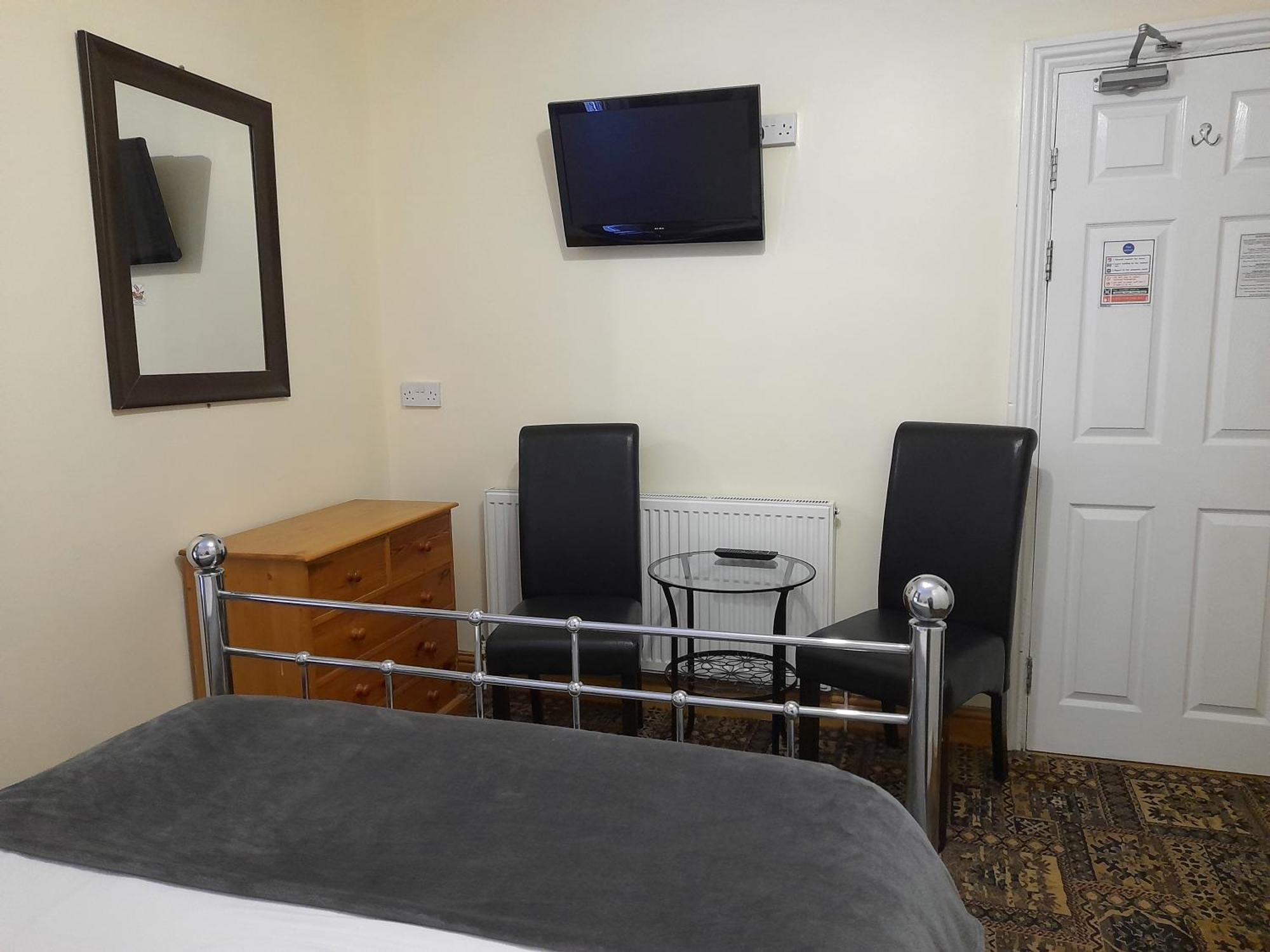 Phoenix Guest House Blackpool Room photo