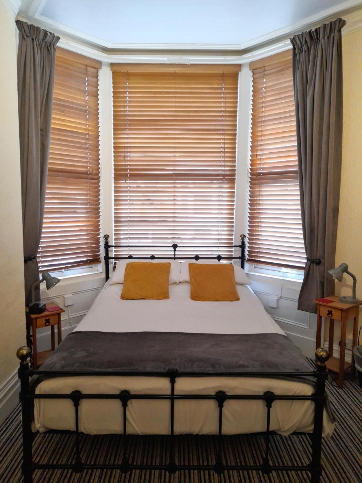 Phoenix Guest House Blackpool Room photo